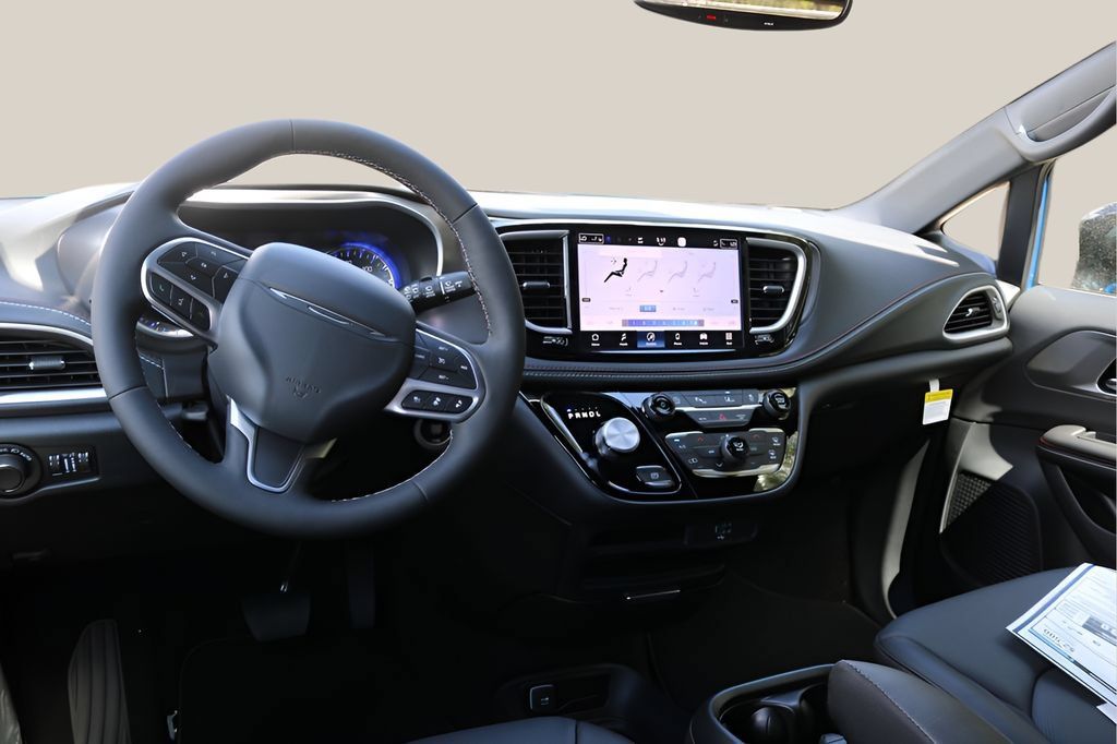 New 2027 Chrysler Pacifica Select FWD image 13