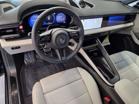 New 2026 Porsche Macan Turbo Electric AWD/4WD image 4