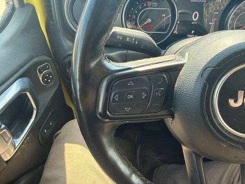 Used 2023 Jeep Gladiator Sport AWD/4WD image 10
