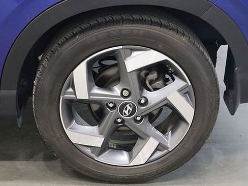 Used 2022 Hyundai Venue SEL image 38