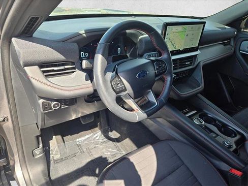 Used 2025 Ford Explorer ST-Line w/ ST-Line Street Pack image 10