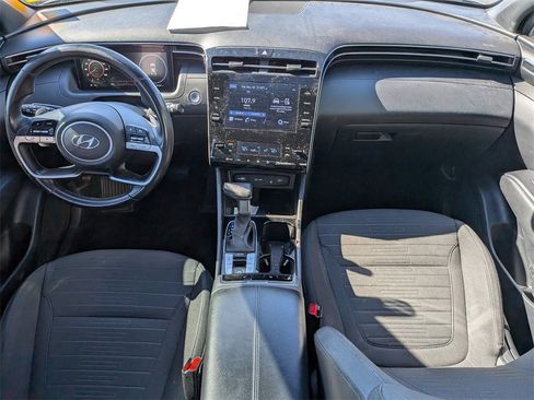 Used 2022 Hyundai Santa Cruz SEL Premium image 2