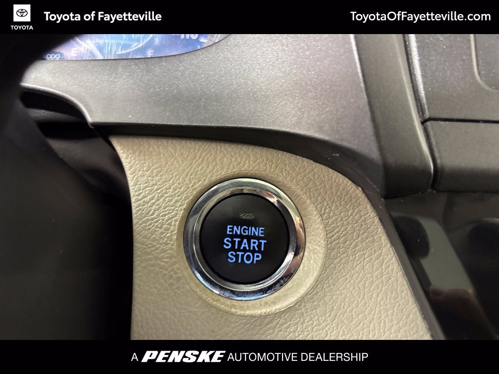 Used 2020 Toyota Sienna XLE w/ XLE Navigation Package FWD image 35
