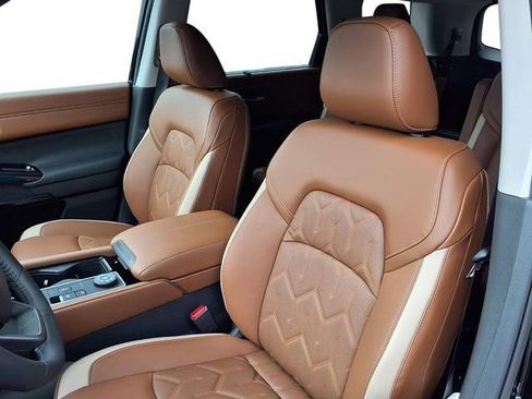 New 2026 Nissan Pathfinder Platinum image 20