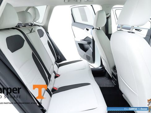 Used 2025 Volkswagen Taos SE w/ Panoramic Sunroof Package image 75