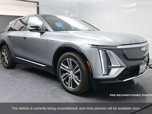 Used 2025 Cadillac Lyriq Luxury image 3