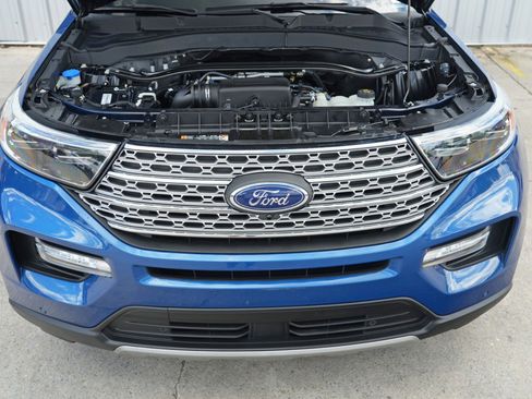 Used 2021 Ford Explorer Limited w/ Equipment Group 301A image 7