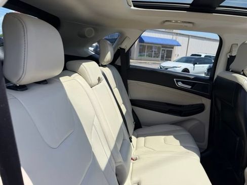 Used 2019 Ford Edge Titanium w/ Cold Weather Package AWD/4WD image 33