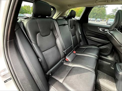 Certified 2023 Volvo XC60 B5 Plus image 18