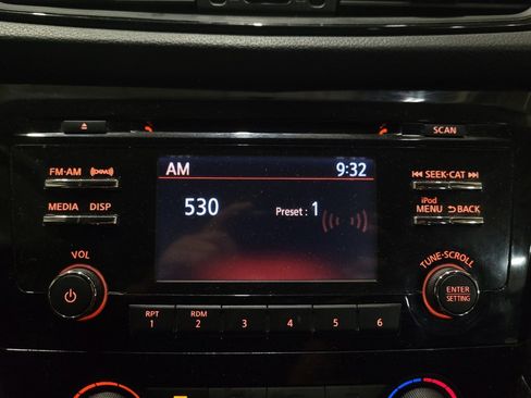 Used 2017 Nissan Rogue S AWD/4WD image 25