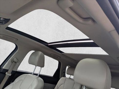 Used 2023 Kia Sorento S w/ Panoramic Sunroof Package FWD image 15