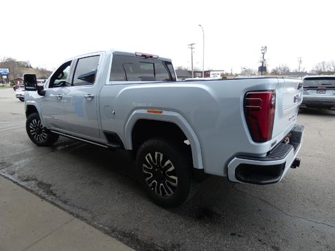 New 2026 GMC Sierra 3500 Denali Ultimate AWD/4WD image 11