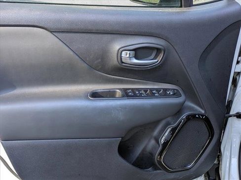 Used 2020 Jeep Renegade Altitude image 14