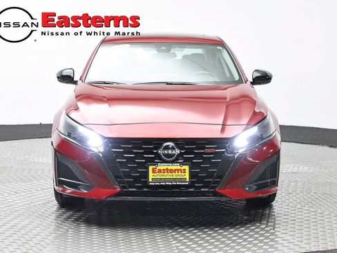 Used 2024 Nissan Altima 2.5 SR w/ SR Premium Package FWD image 2