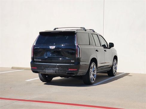 Used 2025 Cadillac Escalade Sport Platinum image 7