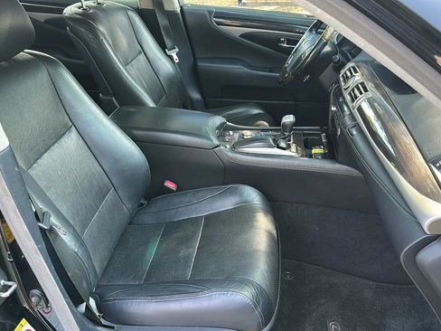 Used 2014 Lexus LS 460 AWD w/ Comfort Package image 24