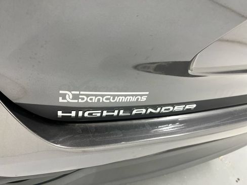 Used 2022 Toyota Highlander LE AWD/4WD image 26