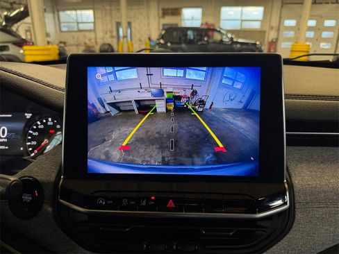 Used 2023 Jeep Compass Latitude w/ Sun and Sound Group image 18