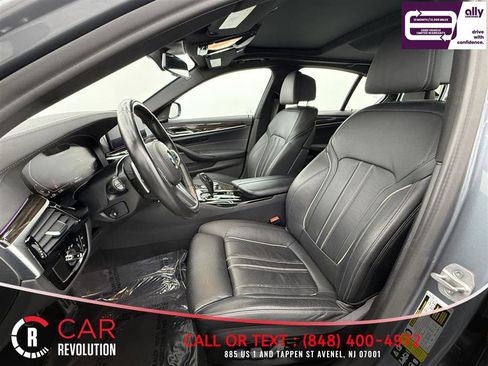 Used 2022 BMW M550i xDrive AWD/4WD image 14