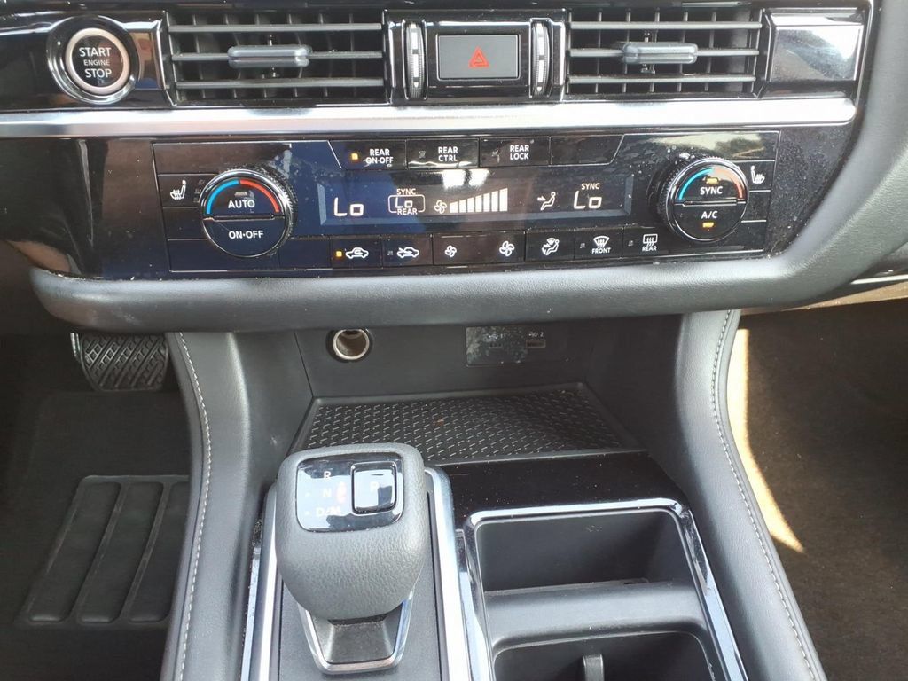 Used 2024 Nissan Pathfinder SV FWD image 22