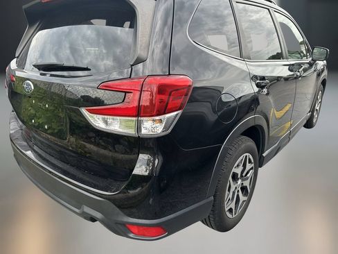 Used 2020 Subaru Forester Premium AWD/4WD image 13