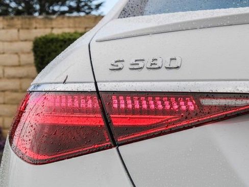 New 2025 Mercedes-Benz S 580 4MATIC Sedan image 9
