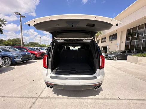 Certified 2022 GMC Yukon XL Denali w/ Denali Ultimate Package AWD/4WD image 32