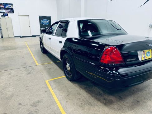 Used 2011 Ford Crown Victoria Police Interceptor image 21
