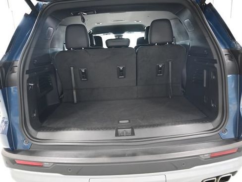 Used 2025 Chevrolet Traverse LT w/ Driver Confidence Package FWD image 27