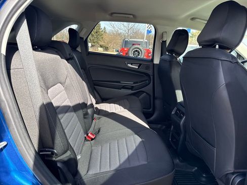 Certified 2022 Ford Edge SE w/ Black Appearance Package image 10