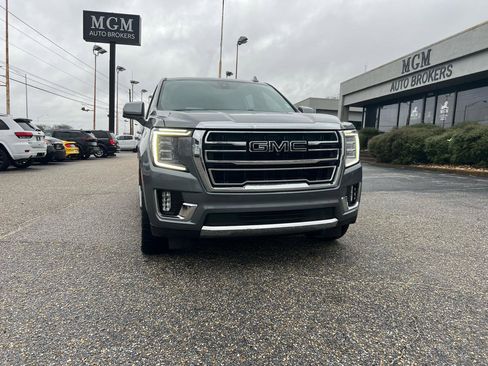 Used 2022 GMC Yukon SLT w/ SLT Premium Package image 4