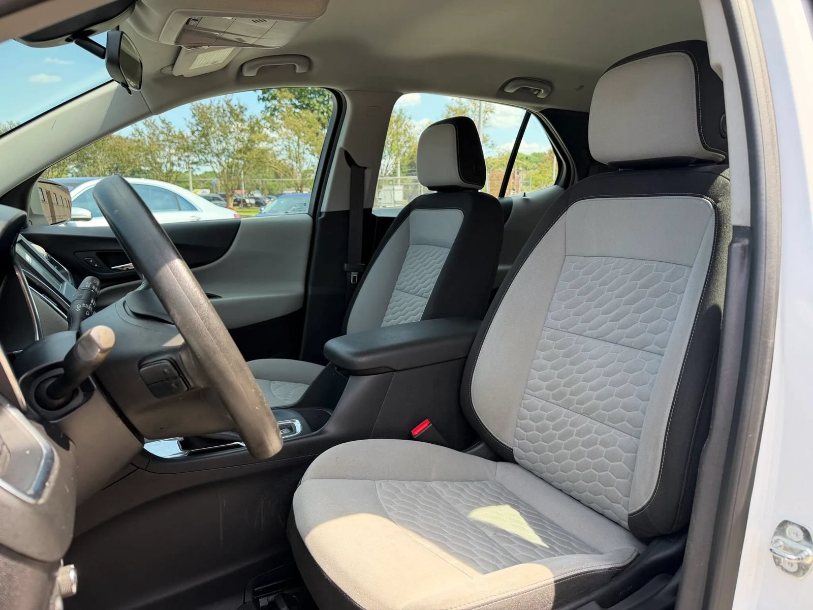 Used 2018 Chevrolet Equinox LS FWD image 18