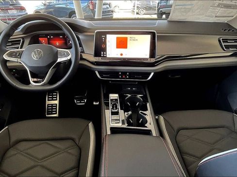 New 2026 Volkswagen Atlas Peak Edition image 15