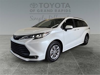Certified 2022 Toyota Sienna XLE