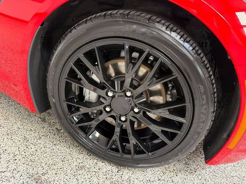 Used 2019 Chevrolet Corvette Stingray Coupe w/ 1LT RWD image 37