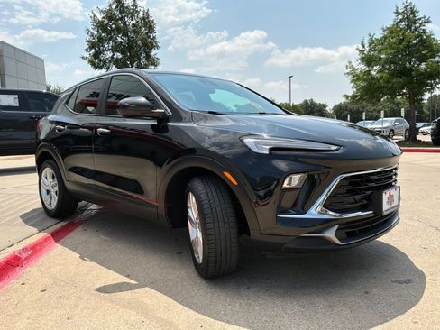 Used 2025 Buick Encore GX Preferred FWD image 4