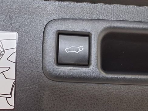 Used 2024 Toyota Highlander XLE AWD/4WD image 28