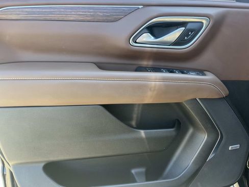 Used 2022 Chevrolet Suburban High Country AWD/4WD image 33