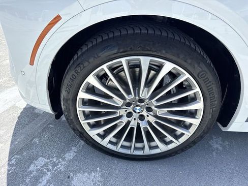 Used 2023 BMW X7 xDrive40i w/ Premium Package AWD/4WD image 10
