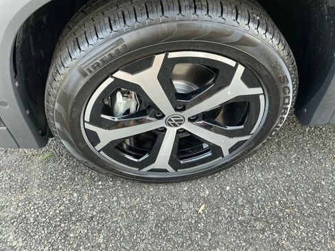 New 2026 Volkswagen Tiguan SE image 26