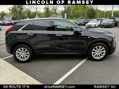 Used 2023 Cadillac XT4 Luxury w/ Cold Weather Package AWD/4WD image 8