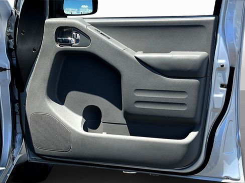 Used 2016 Nissan Frontier SV w/ SV Value Truck Package image 17