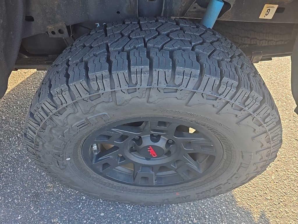 Used 2016 Toyota Tacoma TRD Off-Road w/ Towing Package AWD/4WD image 3