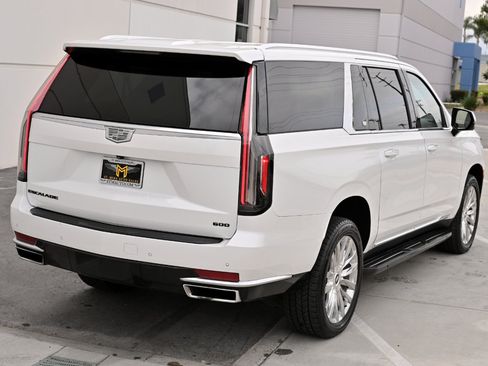 Used 2022 Cadillac Escalade ESV Luxury AWD/4WD image 7