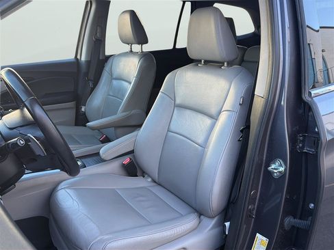 Used 2018 Honda Pilot Touring image 13