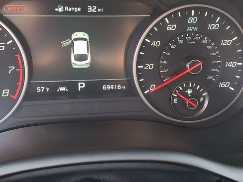 Used 2018 Kia Stinger Premium image 23