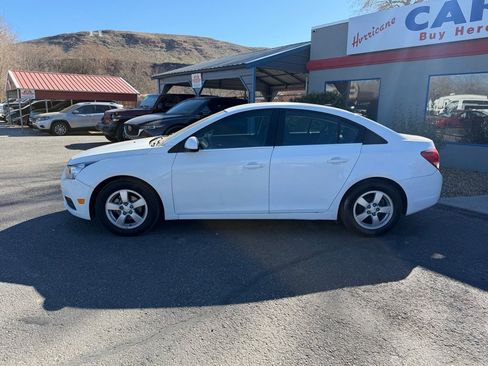 Used 2014 Chevrolet Cruze LT w/ Technology Package image 8