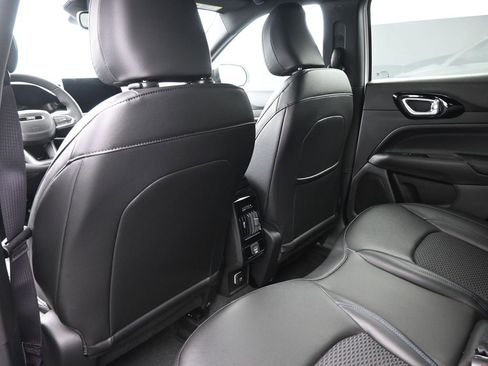 New 2026 Jeep Compass Latitude image 10