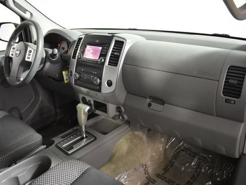 Used 2017 Nissan Frontier Desert Runner RWD image 30