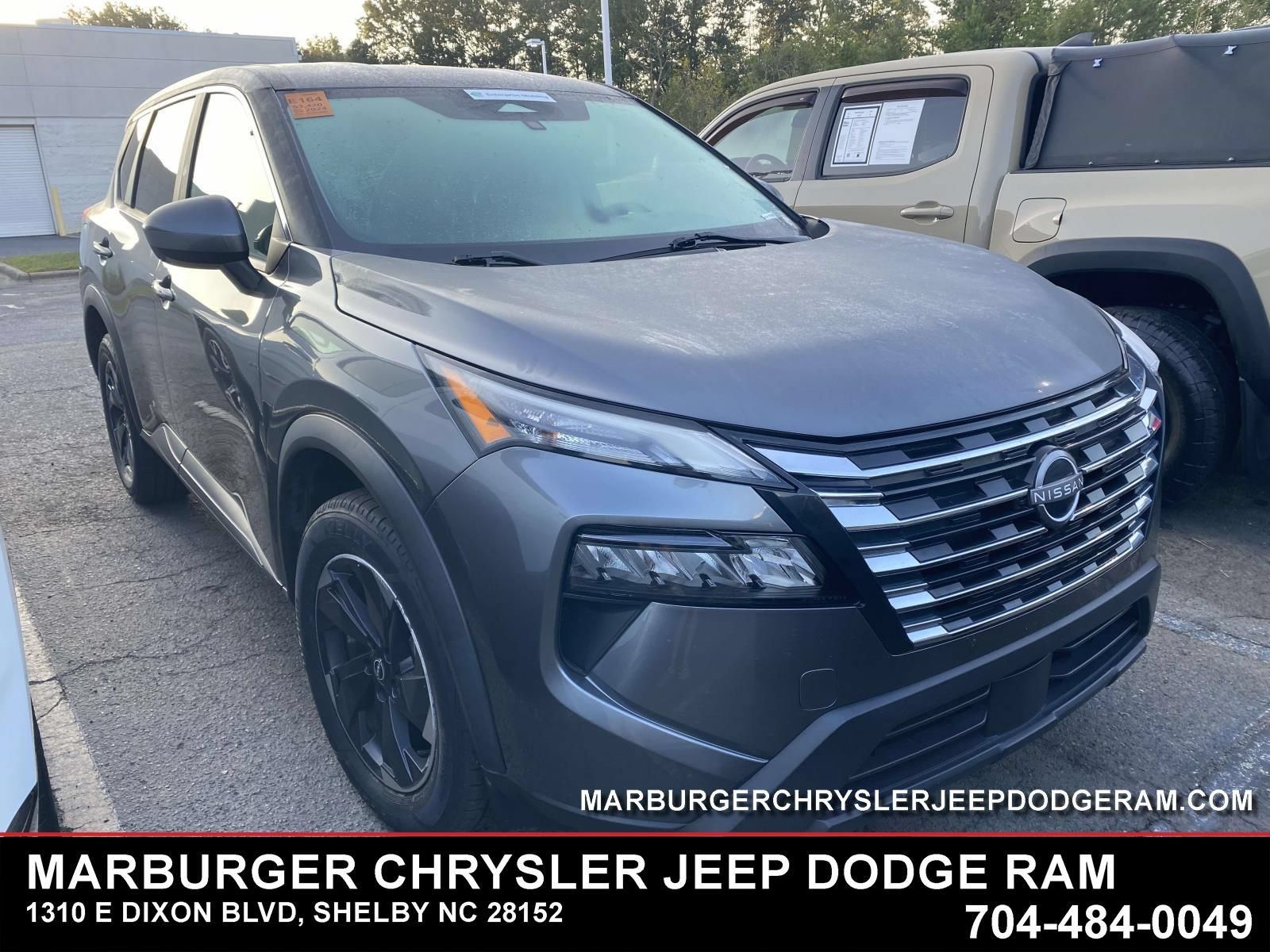 Used 2024 Nissan Rogue SV FWD image 1